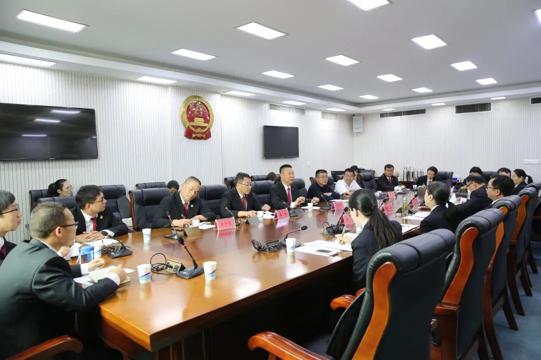 云南省鹤庆县法院、南涧县法院一行到洪山区法院交流学习.jpg